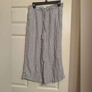 Time and Tru Black and White Striped Capri Pants